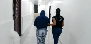 Se entrega mujer que estaba en la lista de los más buscados por la Policía Nacional