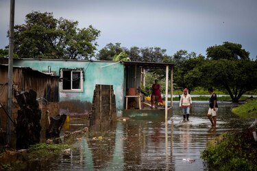 Al menos 25 muertos y más de 50 desaparecidos por deslave en zona central de Venezuela