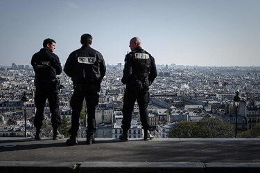 Francia vuelve a confinar por tercera vez París y otras regiones