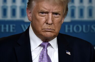 Facebook y Twitter castigan cuentas de Trump por violar reglas al desinformar sobre la pandemia