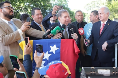 Mensaje de González Urrutia busca causar un quiebre en las FF.AA., asegura Daniel Zovatto