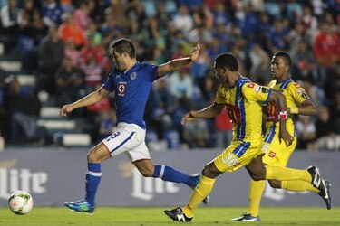 Cruz Azul se hizo respetar en casa y doblega 3-0 al Chorrillo FC