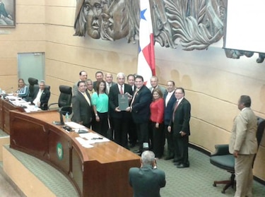 Ratifican a Roberto Linares en la AMP