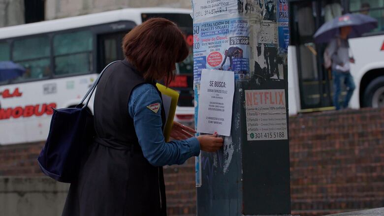 Jenifer de la Rosa, la bebé que sobrevivió la tragedia de Armero, fue adoptada por españoles y se reencontró con su hermana 30 años después