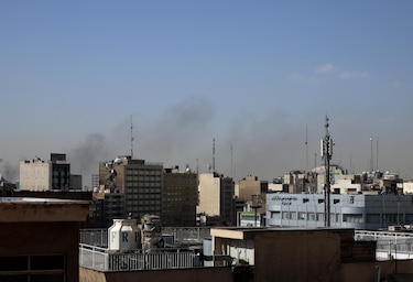 Israel lanza otra oleada de bombardeos contra lanzamisiles en Irán