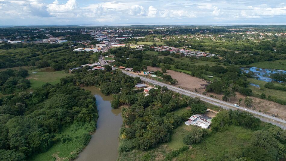 Mesa interinstitucional trabaja en medidas urgentes tras contaminación del río La Villa
