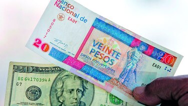 Cubanos dicen adiós a la doble moneda