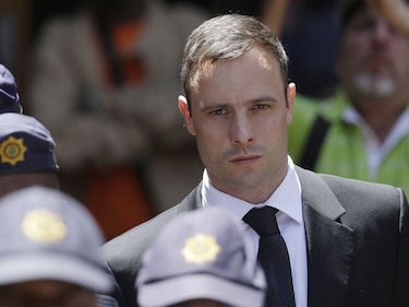 Pistorius seguirá cumpliendo su pena bajo arresto domiciliario en una mansión