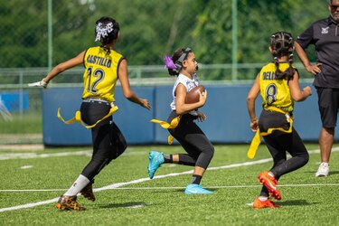 Raiders, Eagles, Dragons, Kolts y Lions brillan en la Kiwanis Football League