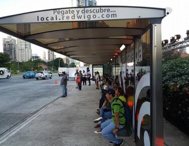 La Corte respaldó la prórroga que dobló la vigencia del contrato con el proveedor del mobiliario urbano