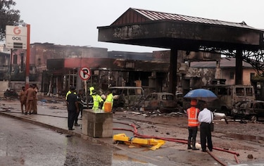 Al menos 73 muertos por explosión en gasolinera en Ghana