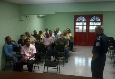 Taxistas se preparan para no ser víctimas de delincuentes en Colón