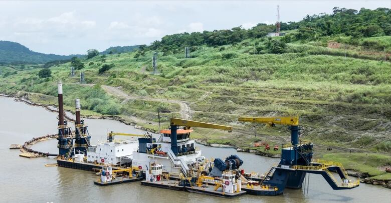 Canal de Panamá:  La draga Quibian I hace frente a la salinización