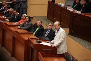 Magistrados del TE presentan proyecto de reformas electorales en la Asamblea