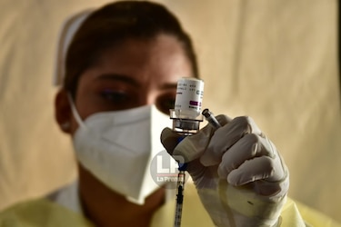 Mujeres de 30 años y más pueden optar por vacuna de AstraZeneca