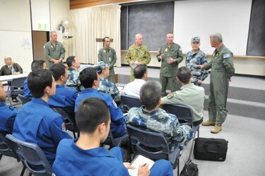 Analizan posibles restos del MH370 y nueva estrategia de búsqueda