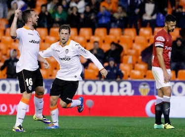 Valencia avanza con sufrimiento en Copa del Rey