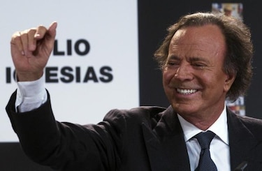 Julio Iglesias rechaza idea de volver al Festival de Viña del Mar