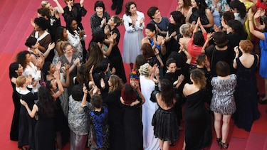 Histórica protesta de estrellas femeninas en la alfombra roja de Cannes