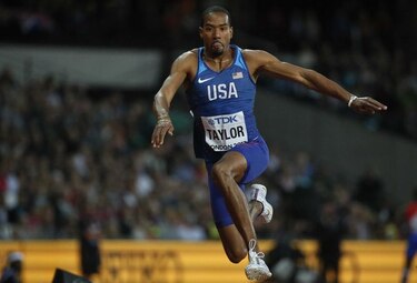 Christian Taylor revalida título mundial de triple salto