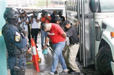 Hasta 11 años de cárcel para implicados en red de drogas que operaba con buses Panamá–Darién