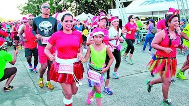 Carrera y caminata de santas