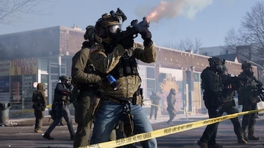 Protestas e indignación en EU tras la muerte de un manifestante en Mineápolis a manos de agentes migratorios