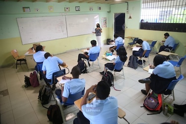 Ministra de Educación: más del 80% de la población escolar retorna a las aulas