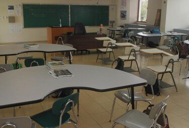 Desalojan dos escuelas en San Juan por amenaza de tiroteos