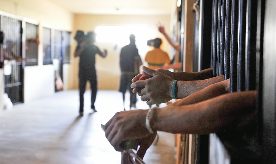 Ministra de Gobierno responde a Martinelli sobre contratos para alimentos en las cárceles