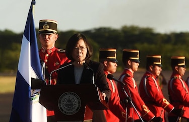 Presidenta de Taiwán inicia visita por El Salvador