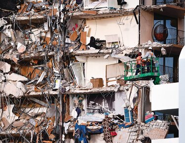 El edificio que colapsó en Miami se había hundido unos dos milímetros al año, entre 1993 y 1999, según estudio
