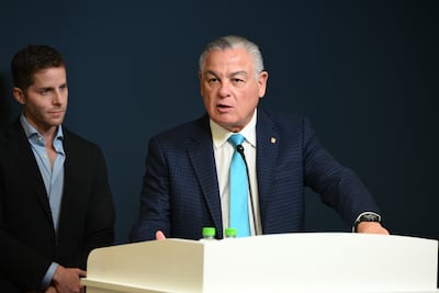 Contralor Flores reporta $2.4 millones desembolsados por el terremoto y evita hablar de Roxana Méndez 