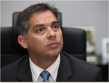 Adolfo Valderrama hace pública su declaración de bienes