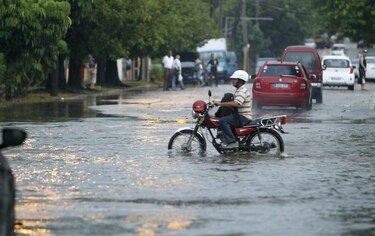 Dos muertos y más de 10 mil damnificados deja tormenta en Cuba
