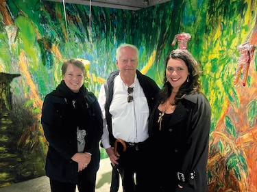 El público internacional visita el pabellón de Panamá en la Bienal