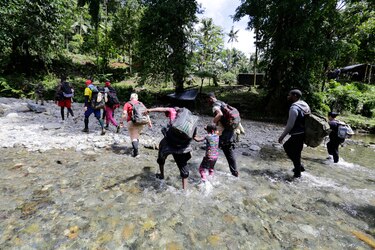 Solidaridad entre migrantes, la diferencia entre morir o sobrevivir a la selva del Darién