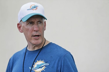 Dolphins despiden al técnico Joe Philbin