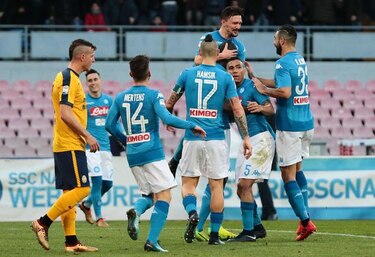 Napoli asegura el liderato