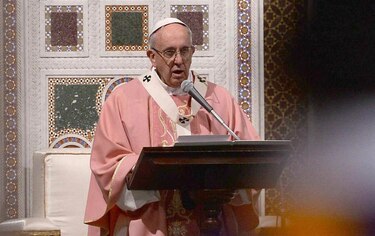 Papa pide a la Curia 'evitar escándalos que amenacen credibilidad de Iglesia'