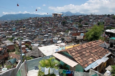 Hallan muerto a policía que trabajaba en favela de Río de Janeiro