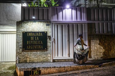 Machado agradece a los países, entre ellos Panamá, que piden salvoconductos para asilados en embajada argentina