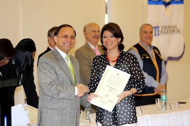 Tribunal Electoral entrega credenciales a solo 51 diputados electos