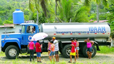 Suministro de agua, servicio pésimo y caro