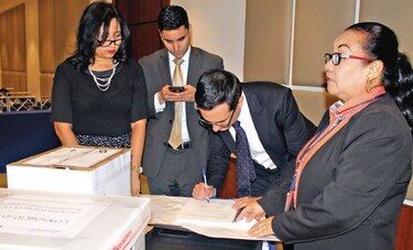 Cuestionan licitación de los nuevos pasaportes
