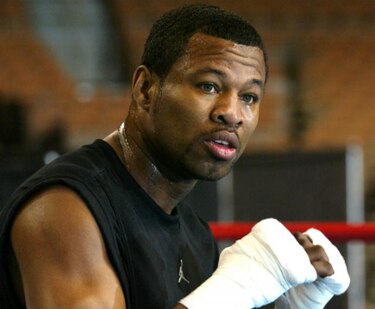 Excampeón Shane Mosley pierde combate ante Mundine
