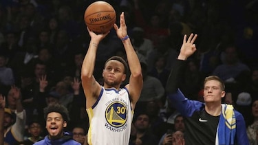 Curry anota 42 ante unos alicaídos Cavaliers