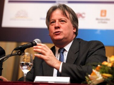 Gobierno uruguayo sufre sacudida con renuncia del ministro de Economía