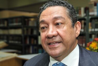 Colegio de Abogados hace llamado a Ayú Prado