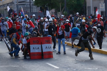 Muere un bebé a causa de los bloqueos por las protestas en Perú